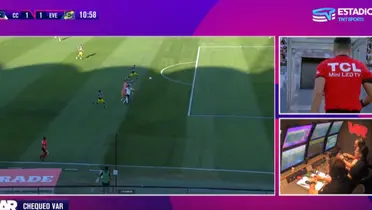 El árbitro Fernando Véjar decidió la expulsión de Ignacio González.