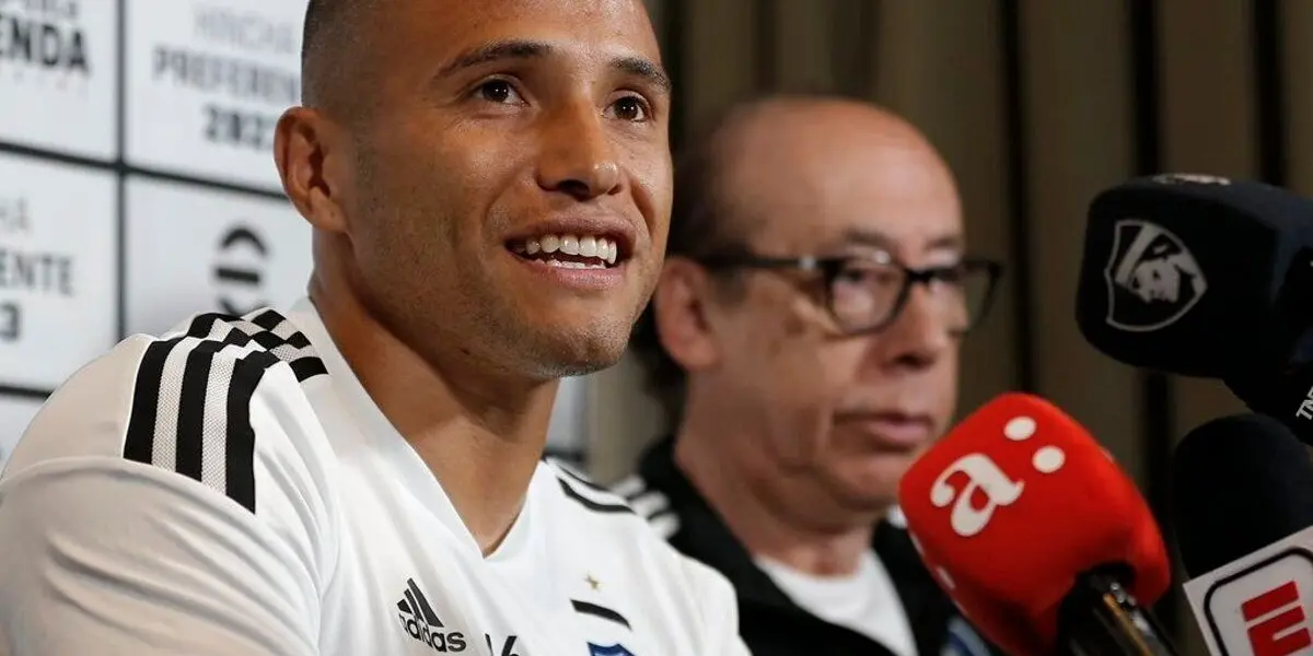 El ariete argentino chileno podría estar viviendo sus últimos partidos como titular tras la llegada de Lezcano al club