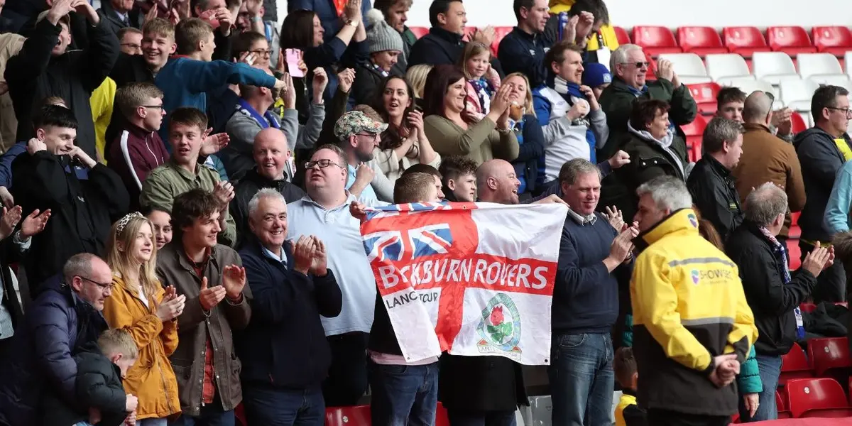 El ariete de ‘la Roja’ tuvo un lamentable episodio con los hinchas de su club, tiempo antes de confirmar su salida.