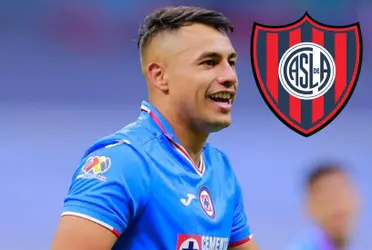 El ariete del Cruz Azul no juega en México, pero tampoco encuentra destino para salir, ahora lo rechazaron en Argentina.