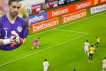 El arquero de Colo Colo no tuvo una buena fecha FIFA.