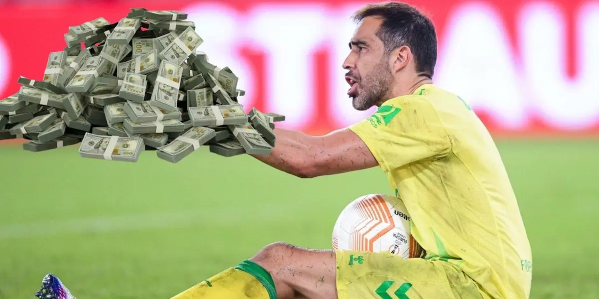 El arquero nacional estaría meditante la opción de regresar a los albos.