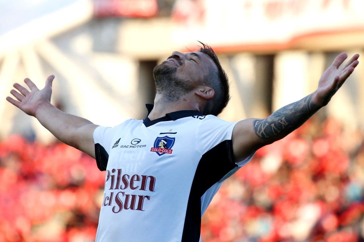 El campeón chileno ya recibió una jugosa oferta desde el extranjero. Se habla de una millonaria propuesta por uno de los goleadores de Colo Colo.