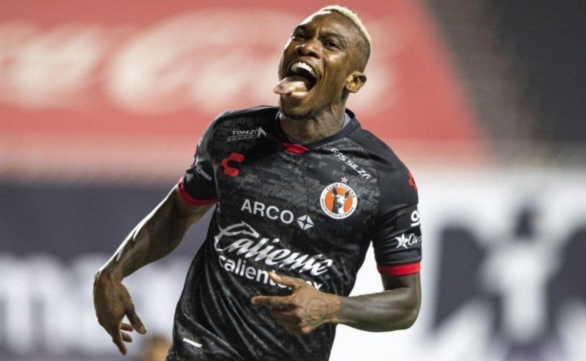 El colombiano de 30 años llega desde el Club Tijuanas de México