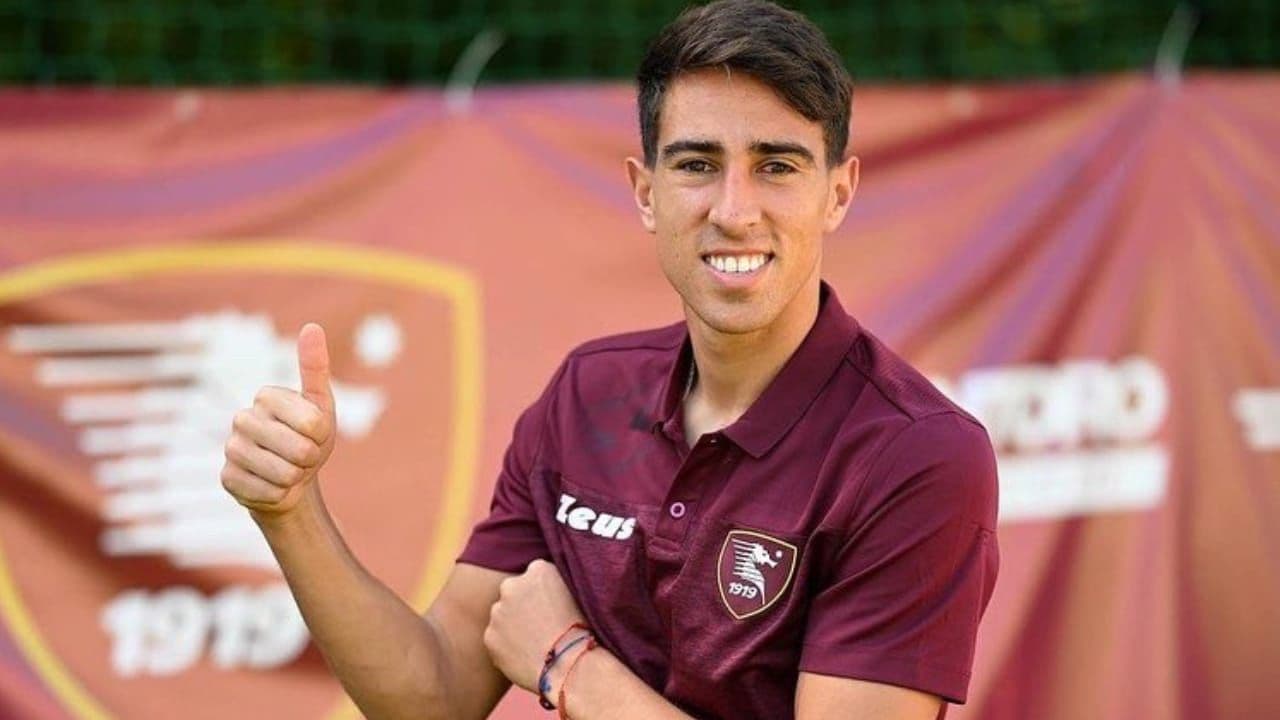 El cuadro brasileño busca al delantero de la Salernitana.