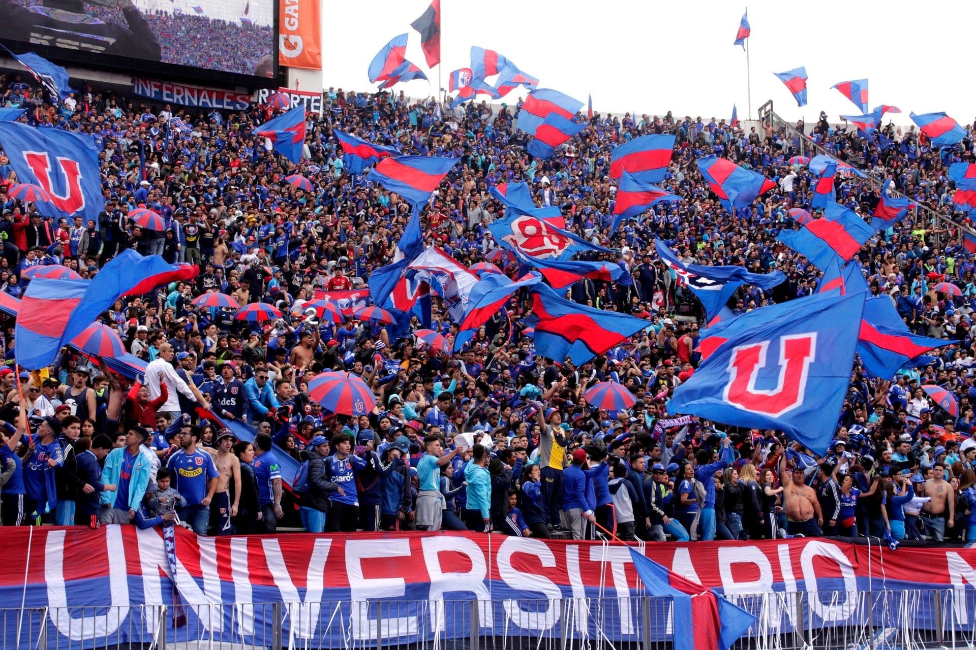 El defensor de Colo Colo se convertirá en nuevo refuerzo de Universidad de Chile.