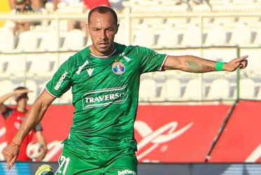 El defensor de Universidad de Chile se acercó e interactuó con el ex azul.