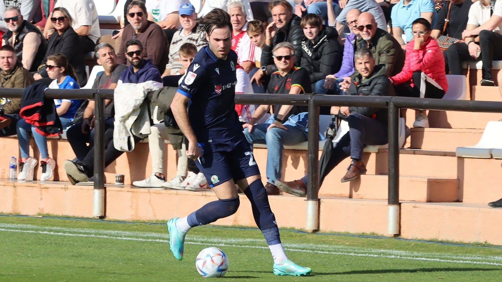 El delantero de la selección chilena volvió a la actividad en medio del parón por la Copa del Mundo. El chileno sigue siendo protagonista en su club.