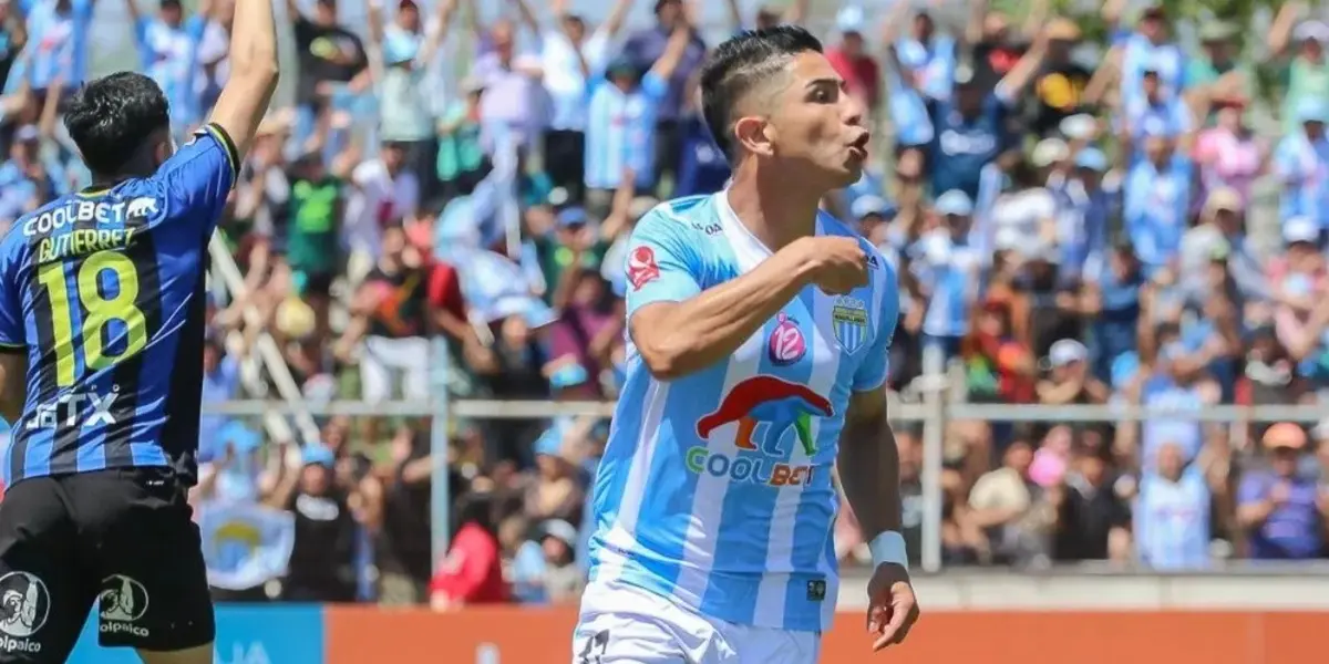 El delantero es pieza clave en su club que acaba de ascender de división