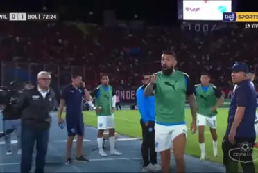 El delantero fue expulsado tras estas en una gresca mientras acusaba insultos contra de él.