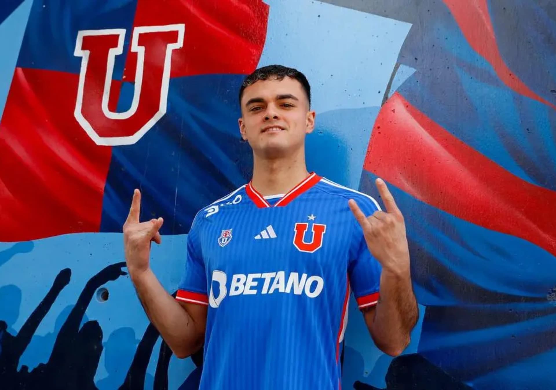El DT de los azules declaró que pudieron fichar a un jugador por un increíble motivo.
