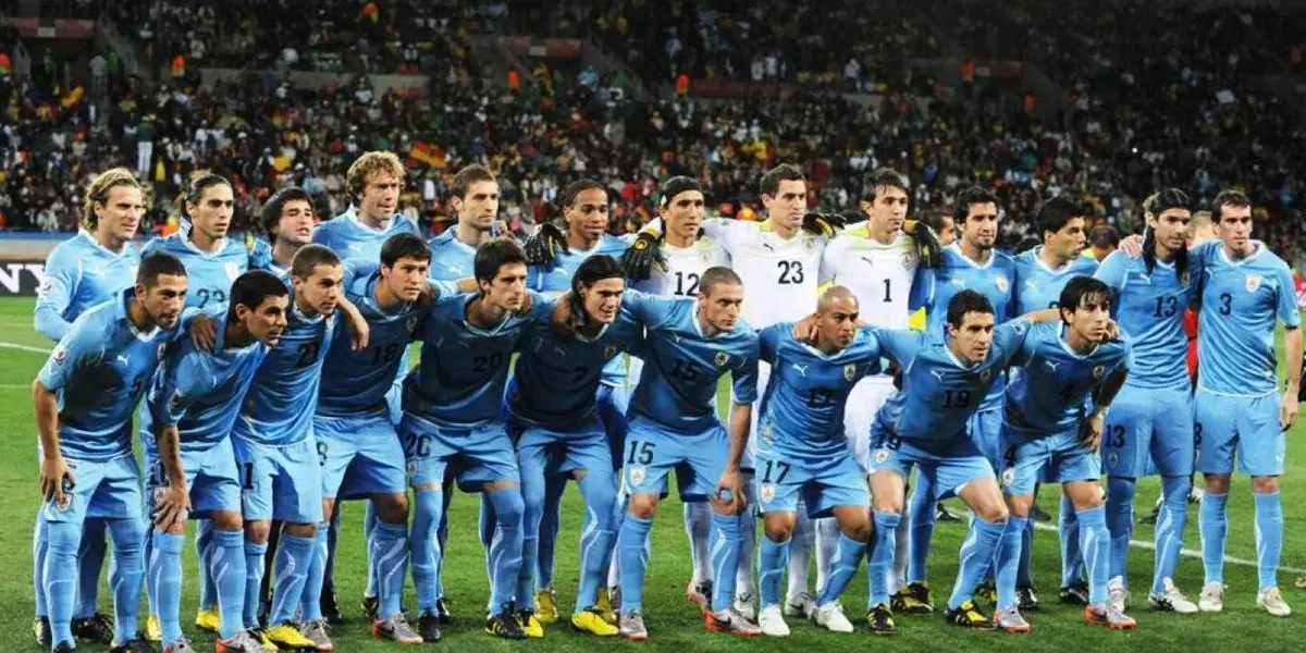 El DT está sin club y conversó con Azul Azul.