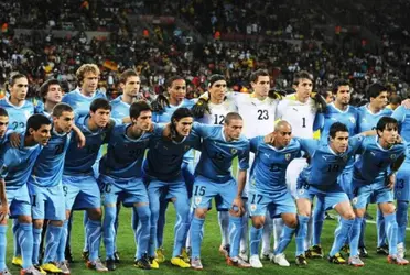 El DT está sin club y conversó con Azul Azul.