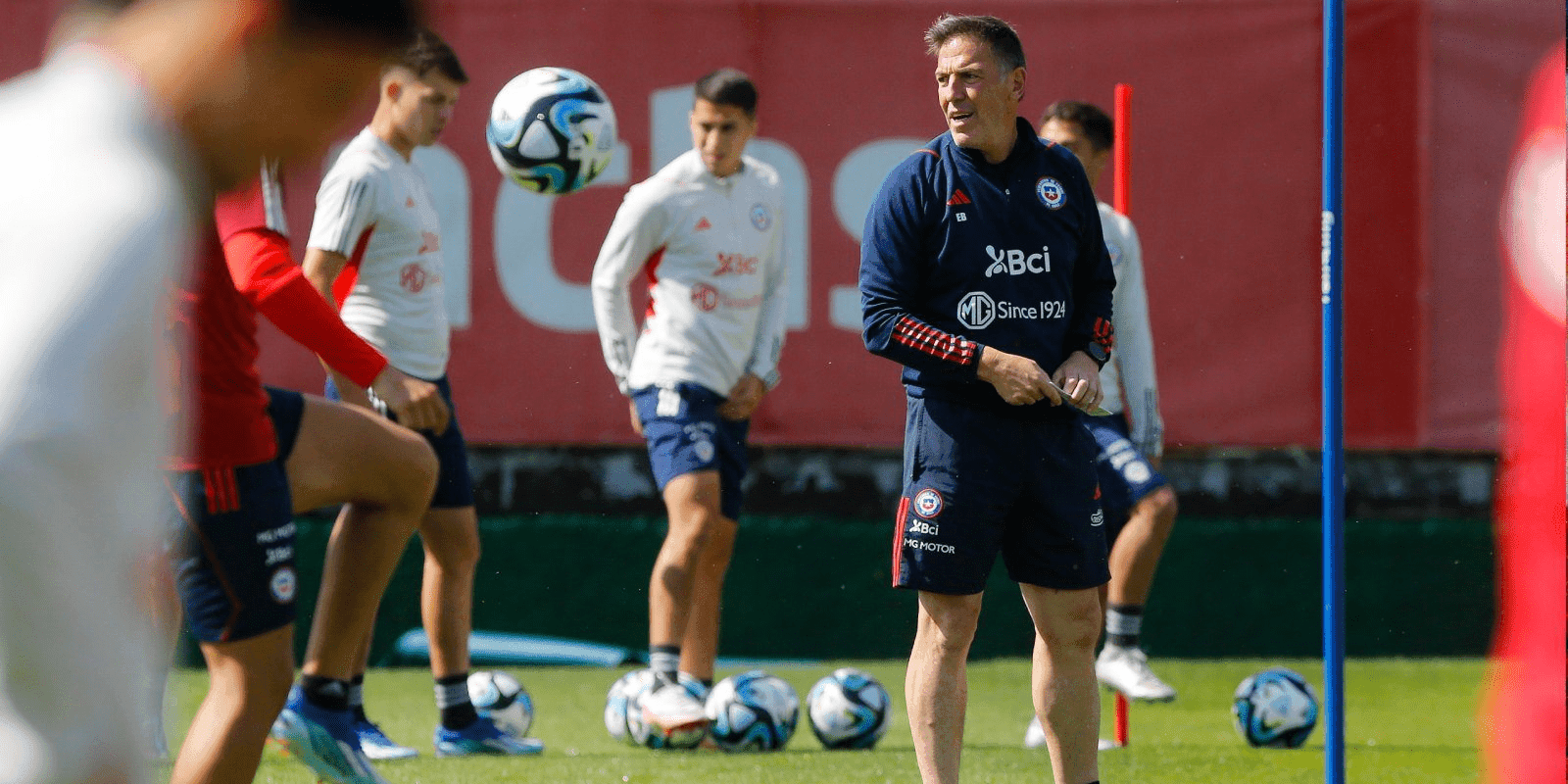 El entrenador de la selección chilena confirmaría algunos nombres.
