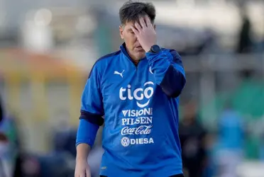 El entrenador de la selección chilena estaría viviendo un ultimátum.