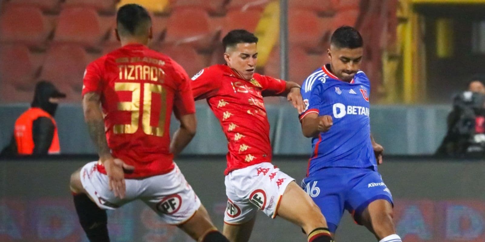 El entrenador de Universidad de Chile tendrá inesperado refuerzo.