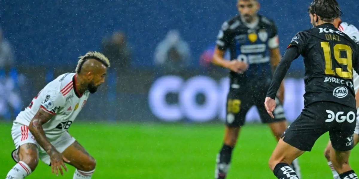 El entrenador Gustavo Quinteros lo habría pedido como prioridad.