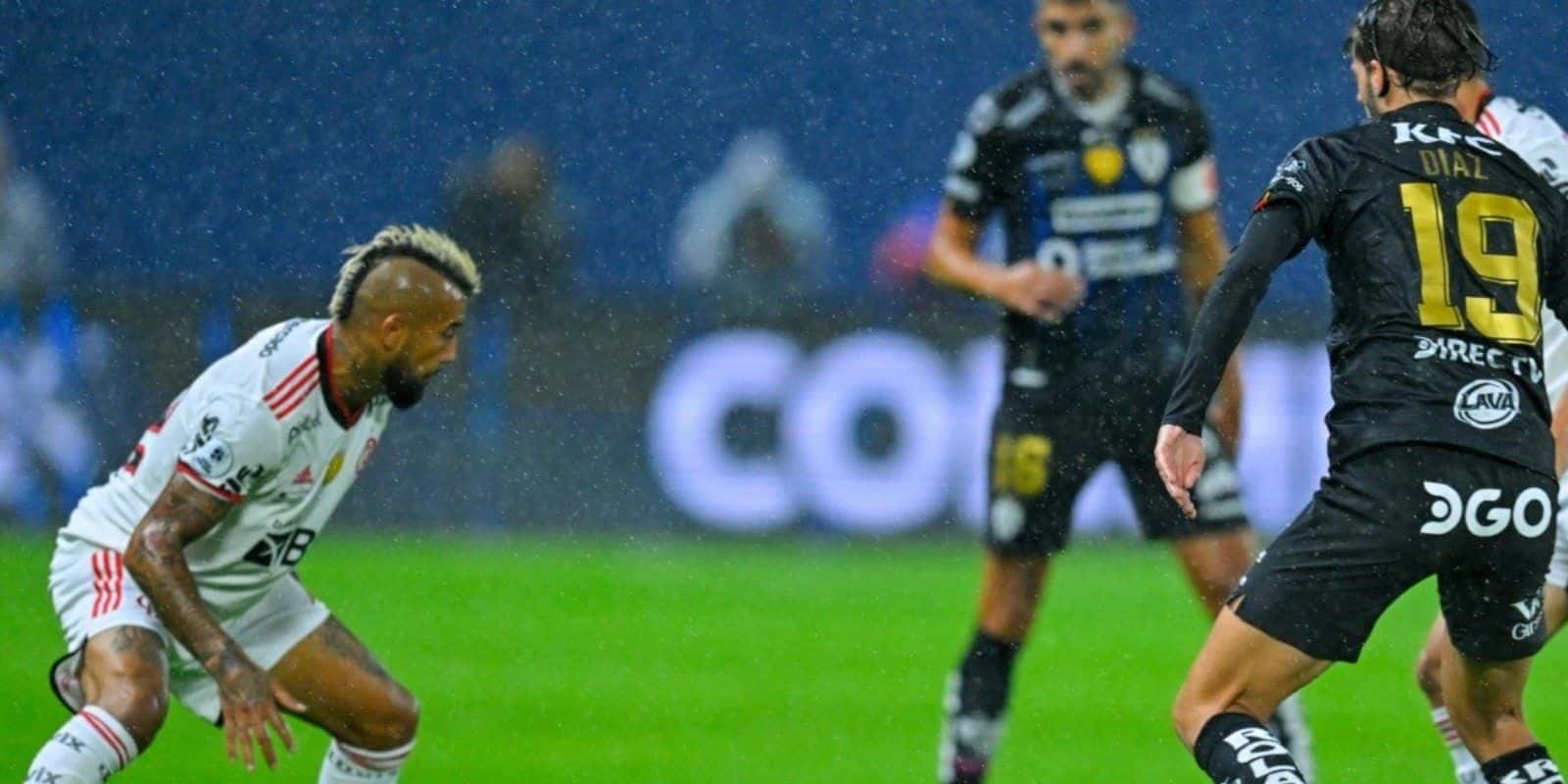 El entrenador Gustavo Quinteros lo habría pedido como prioridad.