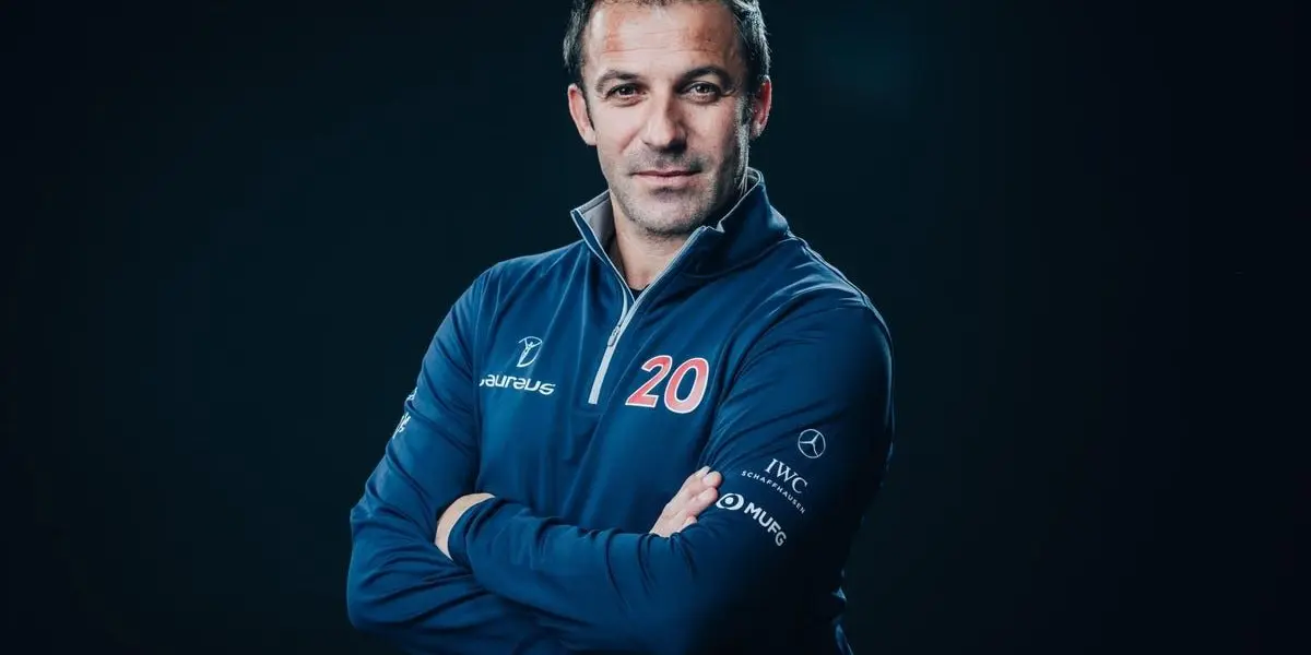 El ex delantero italiano sigue vinculado al fútbol tras su retiro.