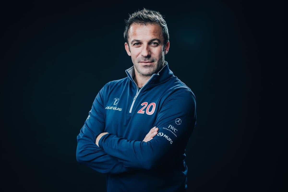 El ex delantero italiano sigue vinculado al fútbol tras su retiro.