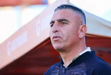 El ex entrenador de Ñublense lleva unas semanas en Europa.