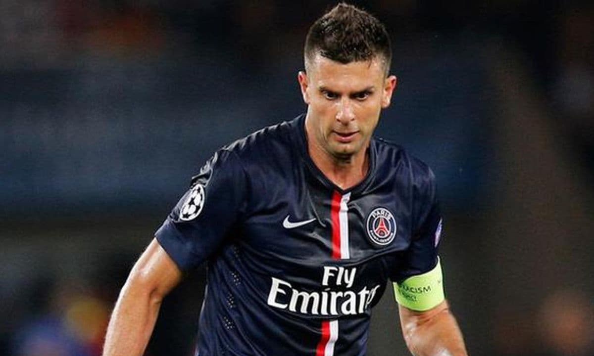 El ex jugador brasileño fue éxitoso en su etapa como mediocampista, mientras que como DT comienza a construir su camino
