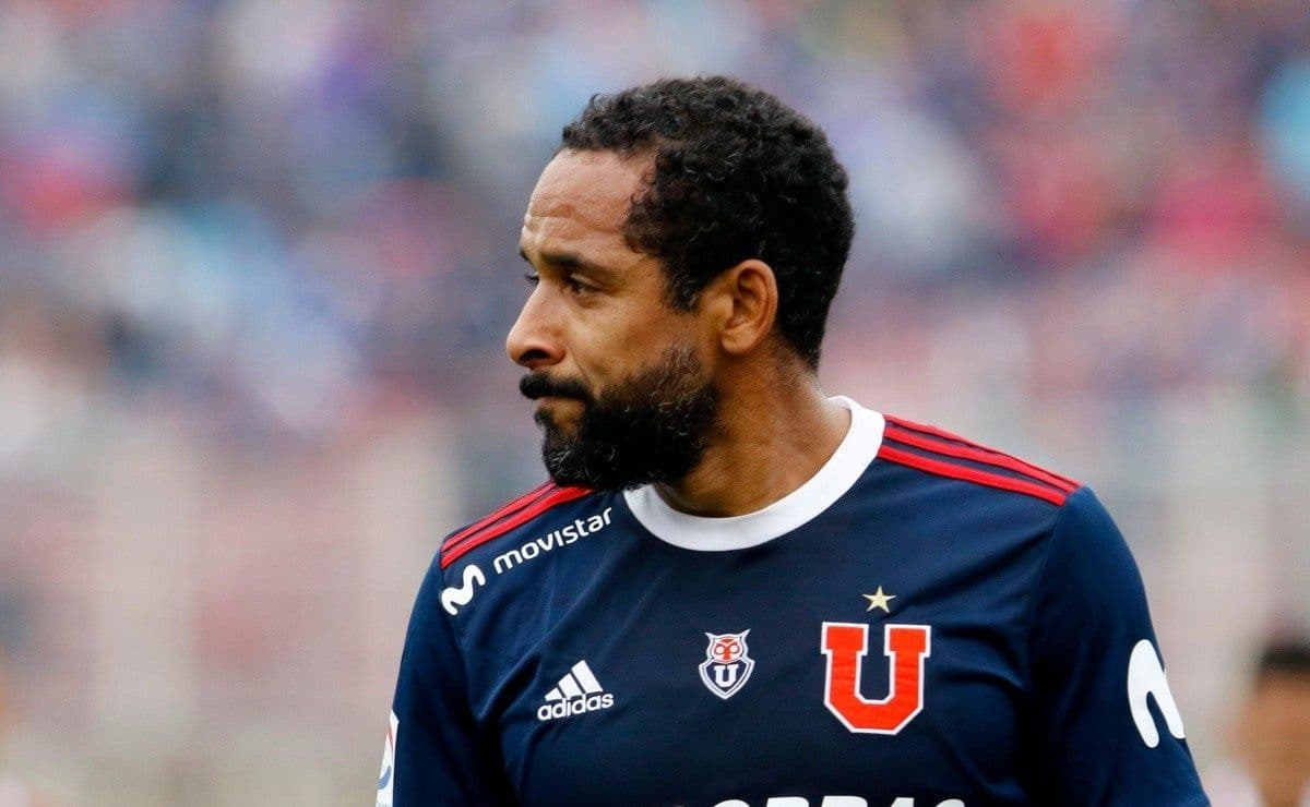 El ex jugador del ‘Cacique’ y de la Universidad de Chile se refirió a la gestión del elenco de Macul previo a una Copa Libertadores