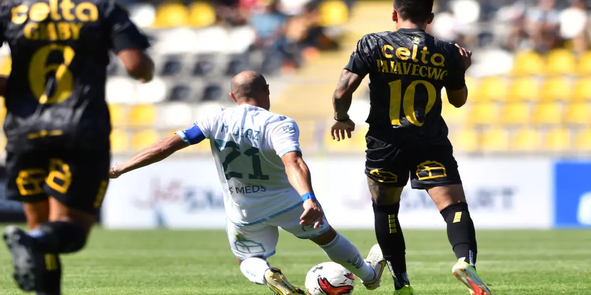 El ex volante de La Roja toma con calma la que puede ser su última temporada con la camiseta de los azules.