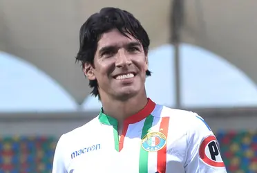 El exfutbolista se mantiene fiel a su estilo.