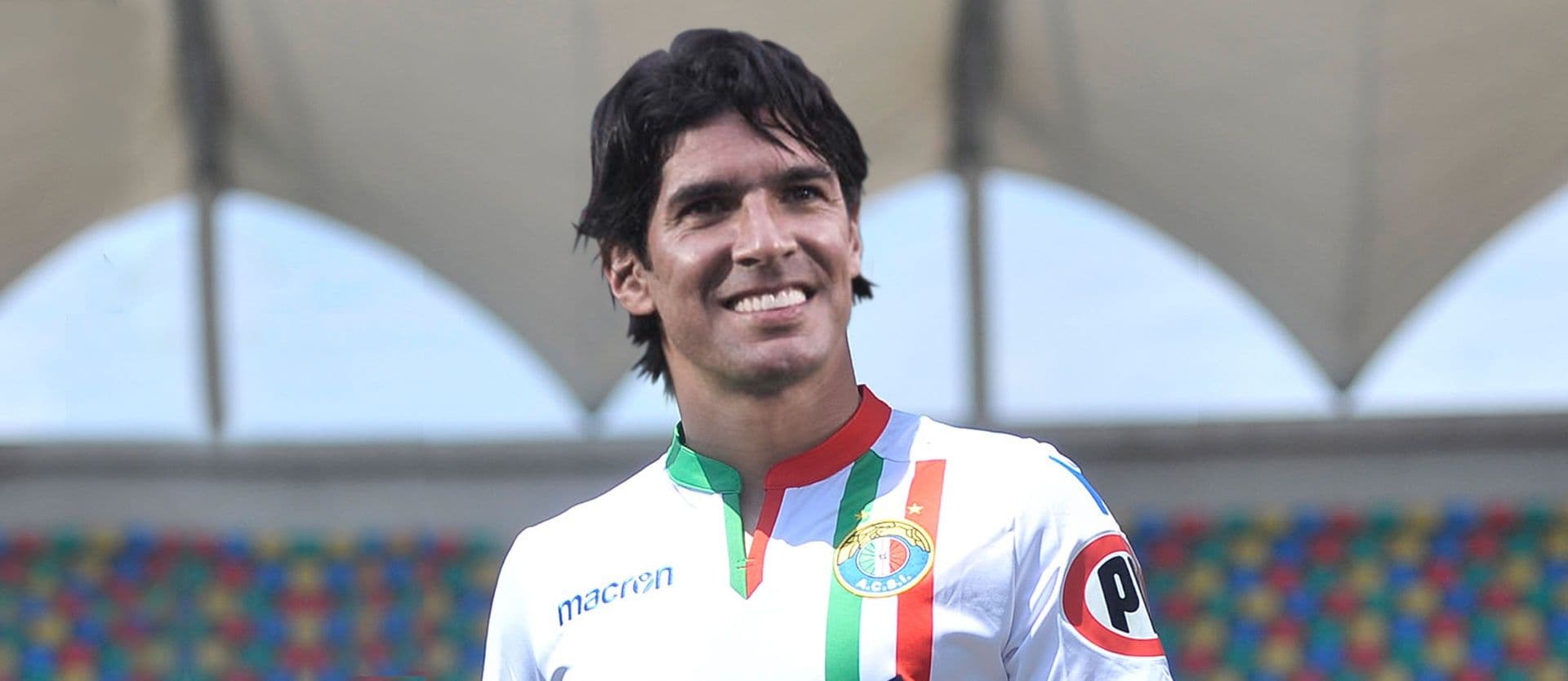 El exfutbolista se mantiene fiel a su estilo.