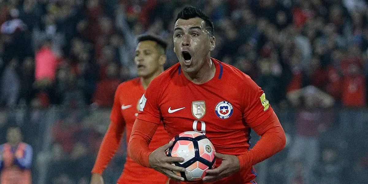 El exjugador de Colo Colo habló en la despedida de Matías Fernández.