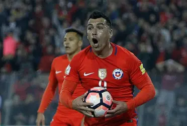 Esteban Paredes postula a un delantero centro en la Selección Chilena