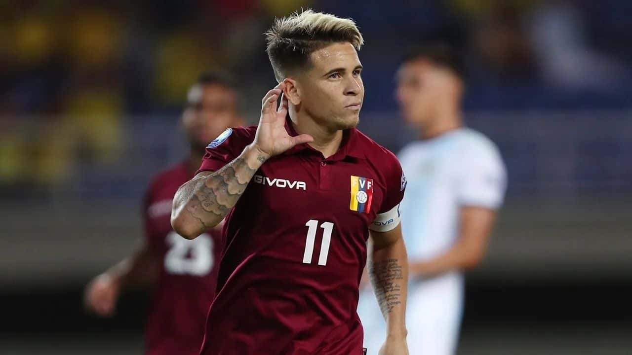 El exjugador de Universidad de Chile marcó el primero para la ‘Vinotinto’.