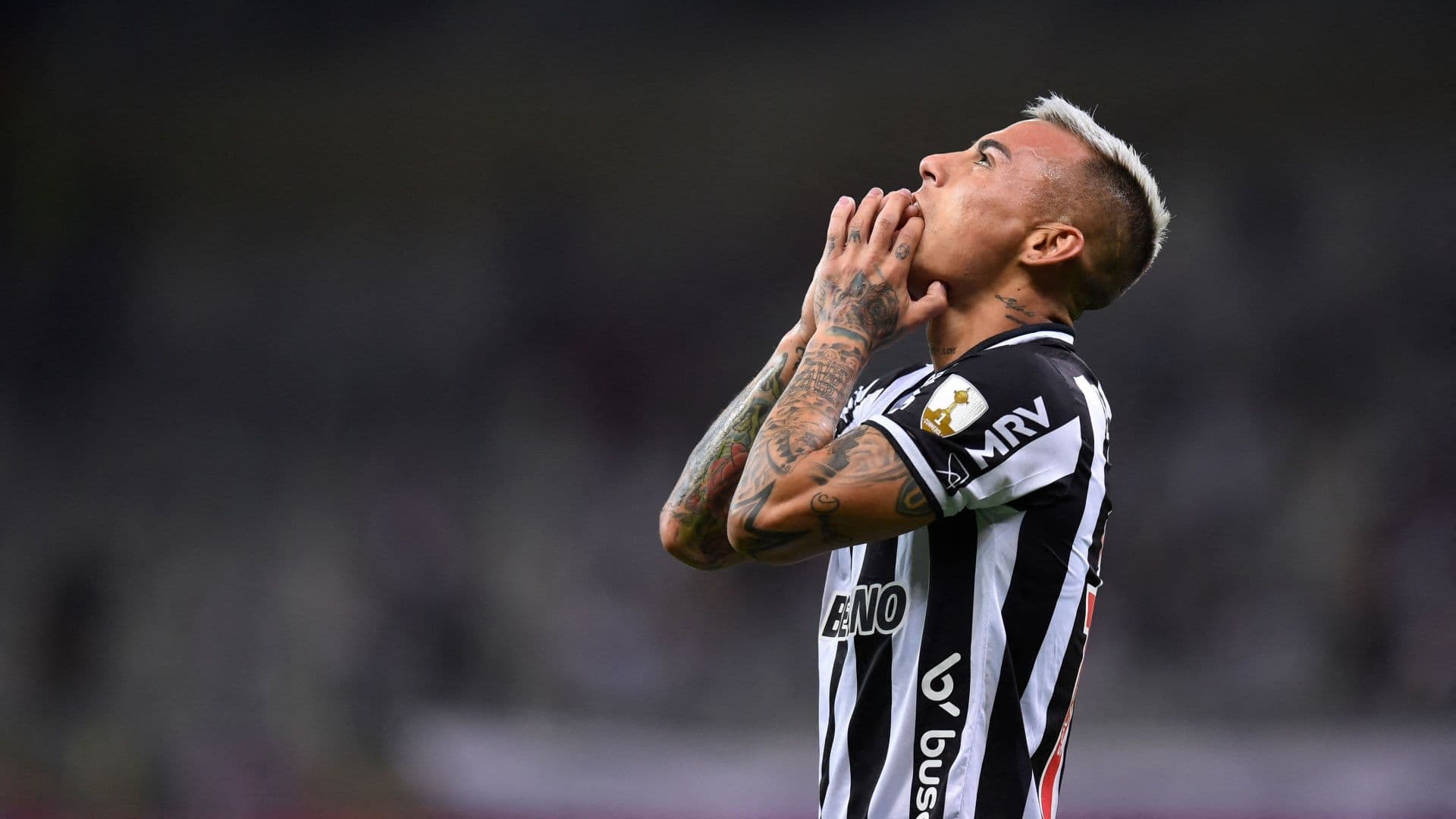 El futbolista fue increpado por la hinchada del ‘Galo’ mediante un video publicado en redes sociales.