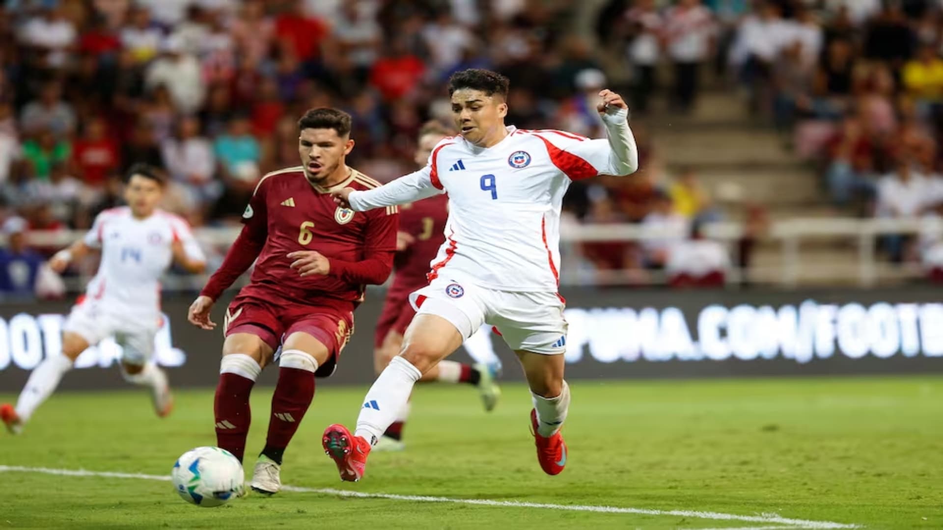 El futbolista lleva más de medio año en Udinese donde se entrena en compañía de Alexis Sánchez.