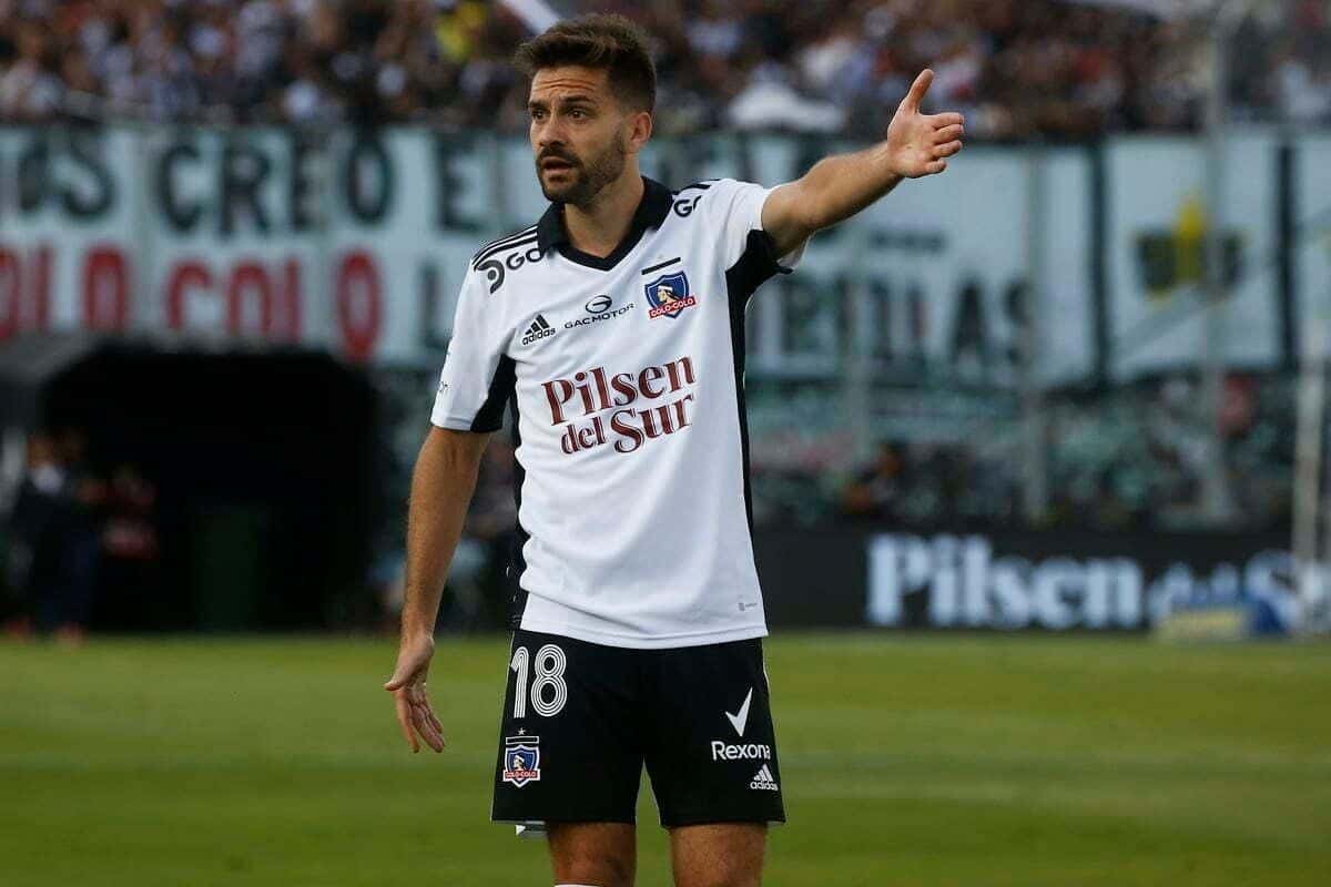 El futbolista puso los puntos sobre la mesa y pondría en suspenso su renovación en el Cacique.