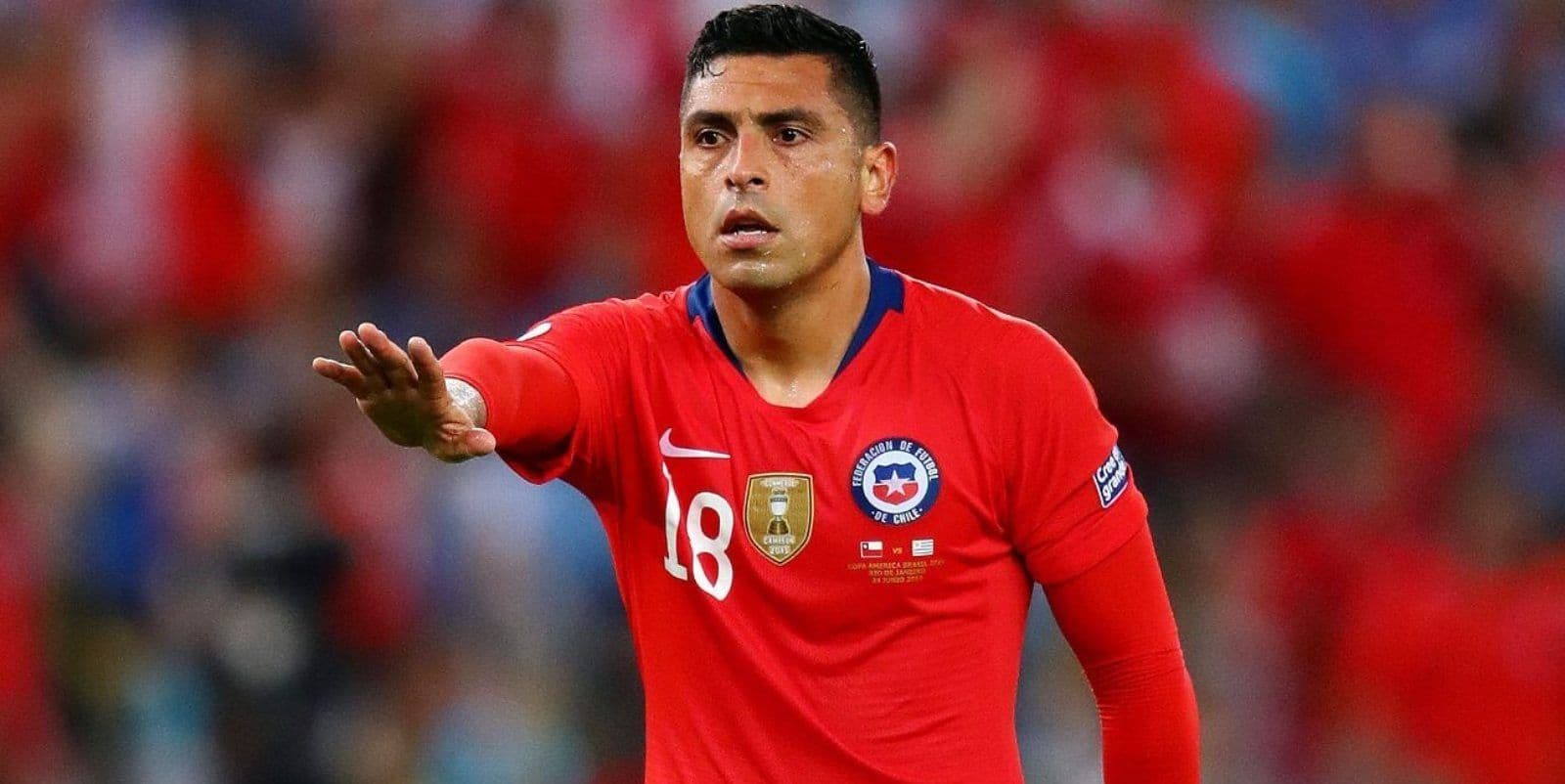 El histórico defensor de la selección chilena contó la historia.