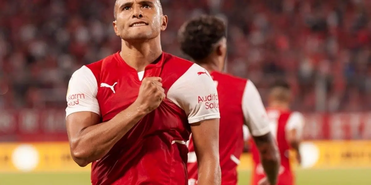 El jugador de 34 años pudo destrabar su salida y llegará al elenco de Macul por dos temporadas