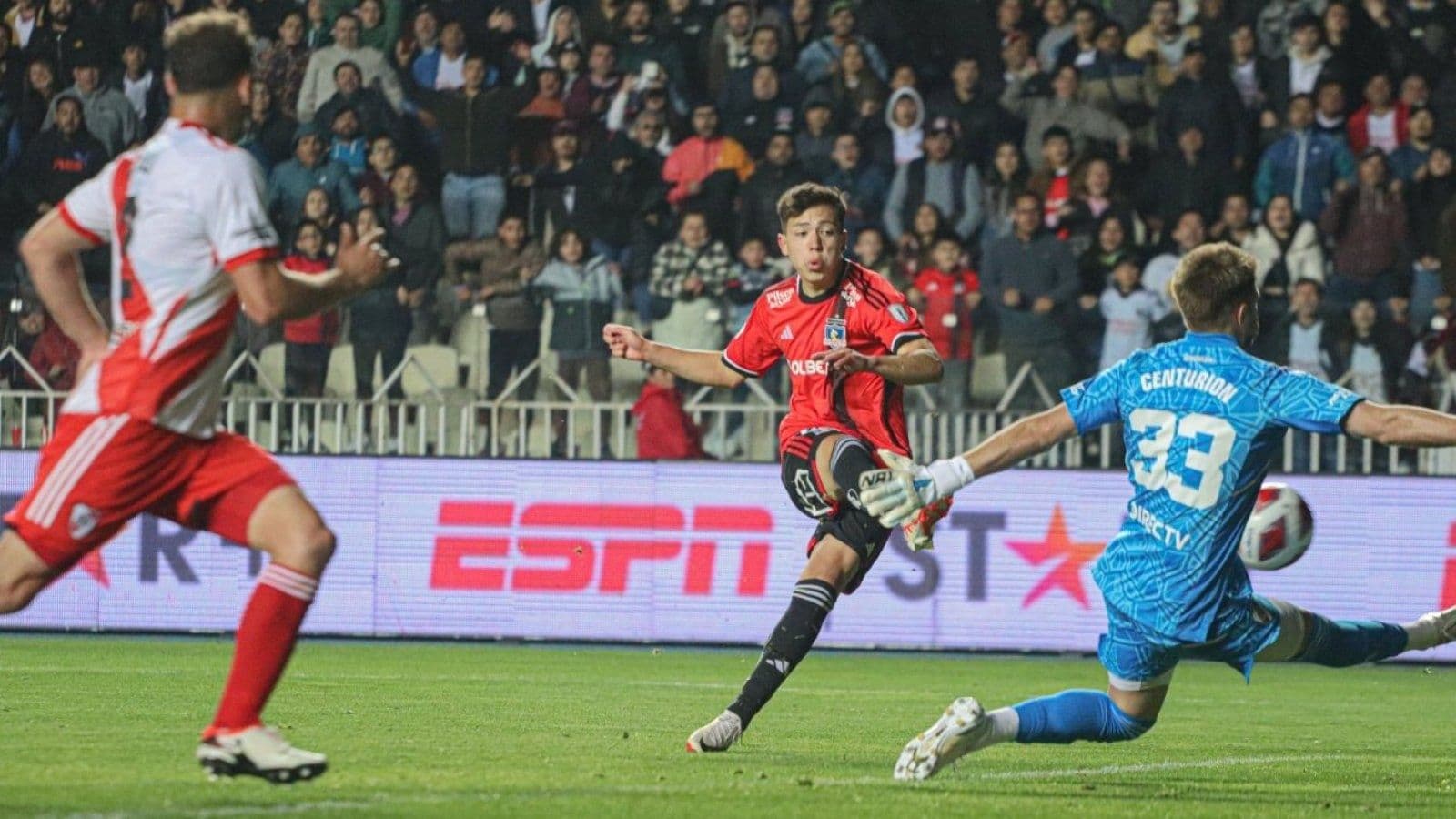 El juvenil albo anotó su gol ante River Plate.