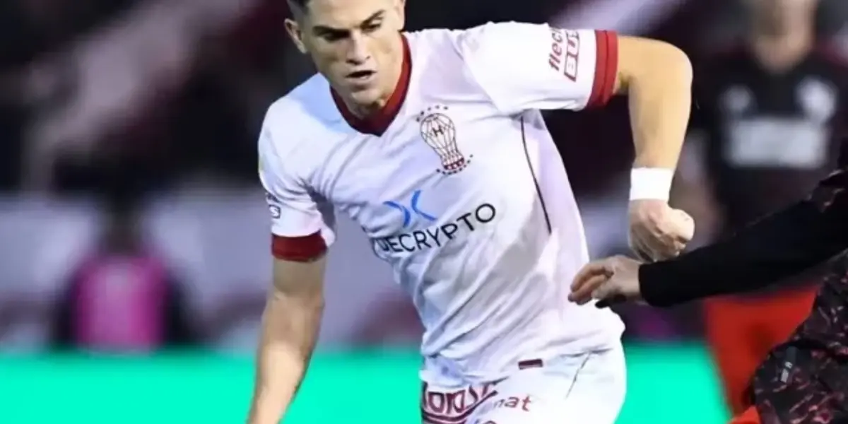 El lateral de Huracán volvió a las convocatorias, pero la situación que pasa en la liga trasandina podría indicar un regreso a Chile.