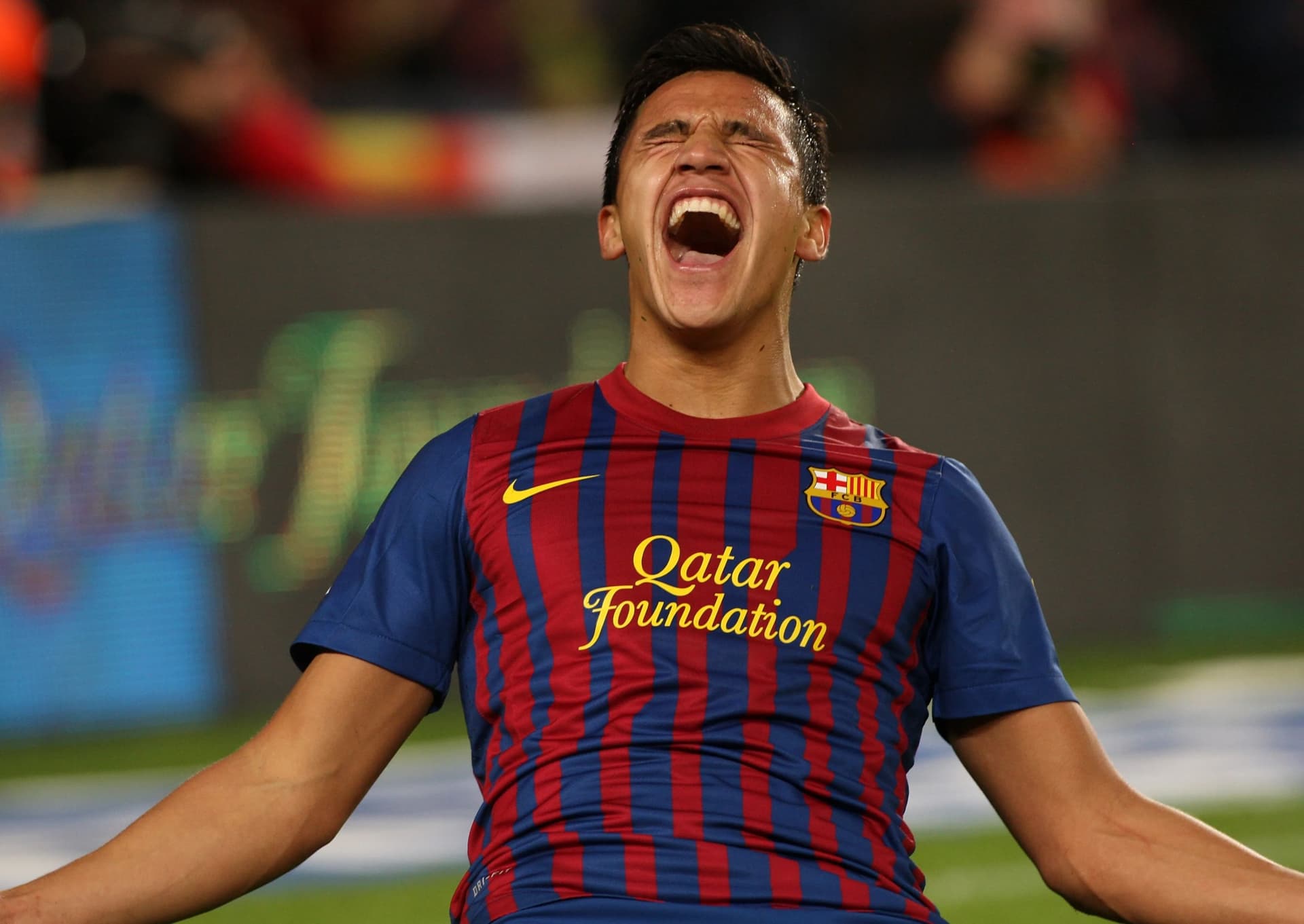 El maravilla sigue sin club y ahora viajó a ofrecerse como nuevo jugador culé.