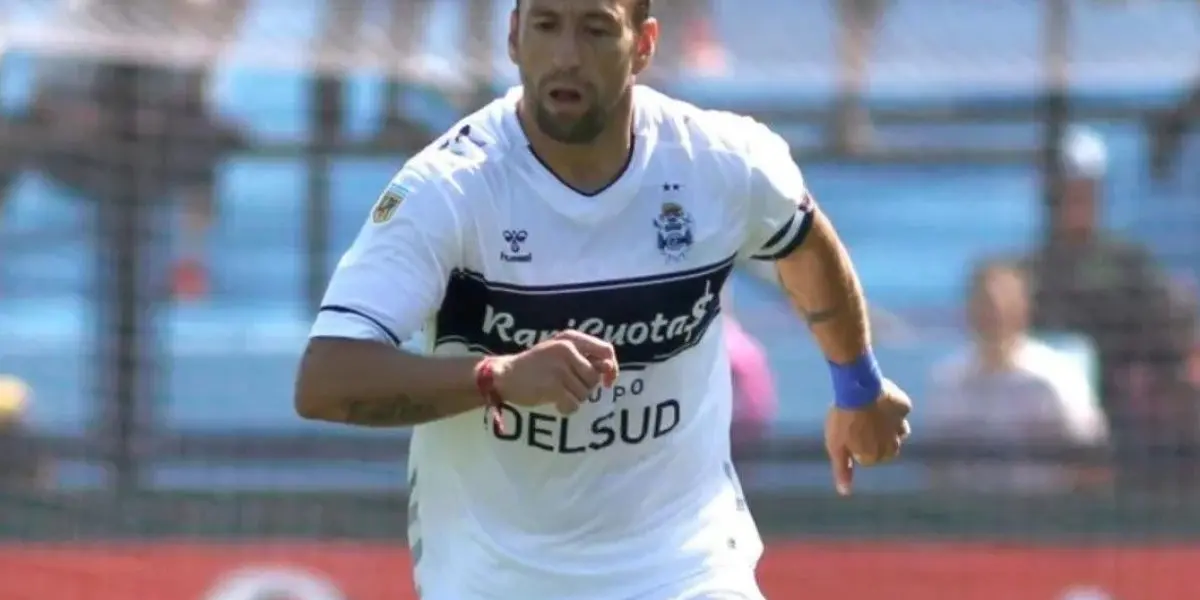 El mercado de pases no avanza mucho en la U y ahora, se sumaría el complejo escenario con el volante creativo que quiere Azul Azul.