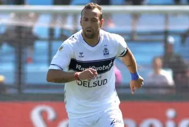 El mercado de pases no avanza mucho en la U y ahora, se sumaría el complejo escenario con el volante creativo que quiere Azul Azul.