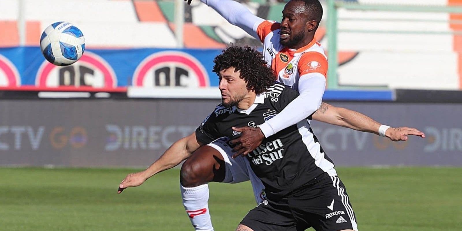 El partido de Colo Colo y Audax Italiano ya toma temperatura.