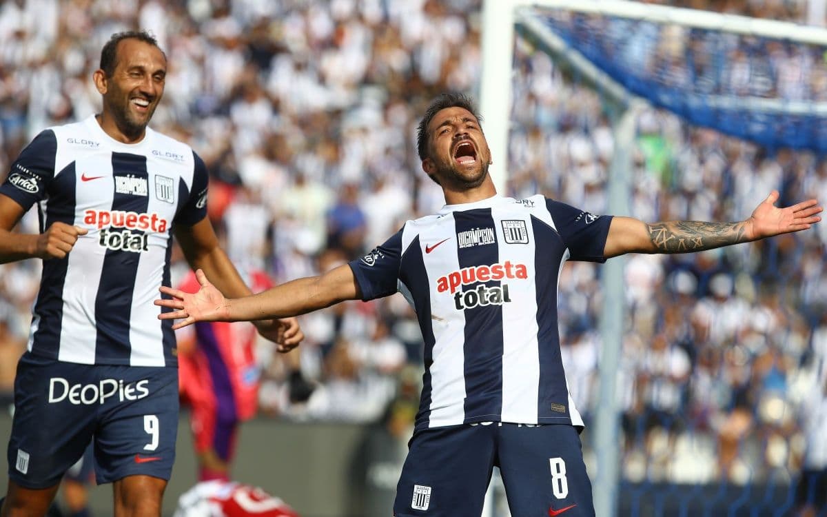 El peruano volvió a Alianza Lima, pero su debut en la liga local se tardará por motivos de conflictos de interés