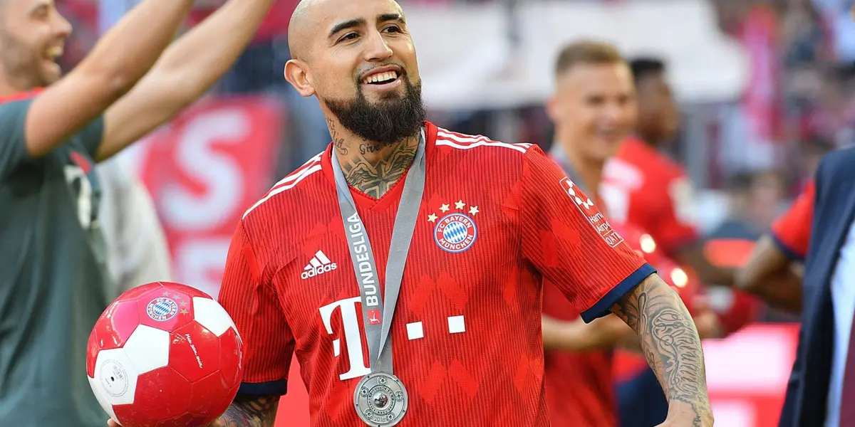 El rey fue incluido en un equipo lleno de cracks, a modo de top de un famoso jugador.