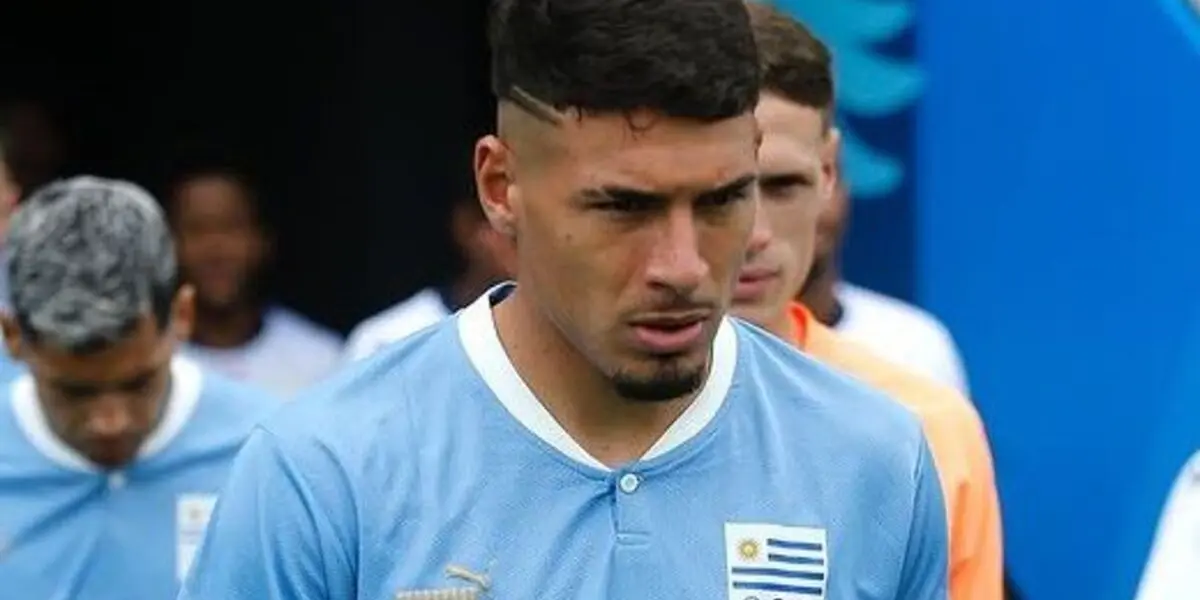 El zaguero uruguayo sintió el apoyo de la gente.