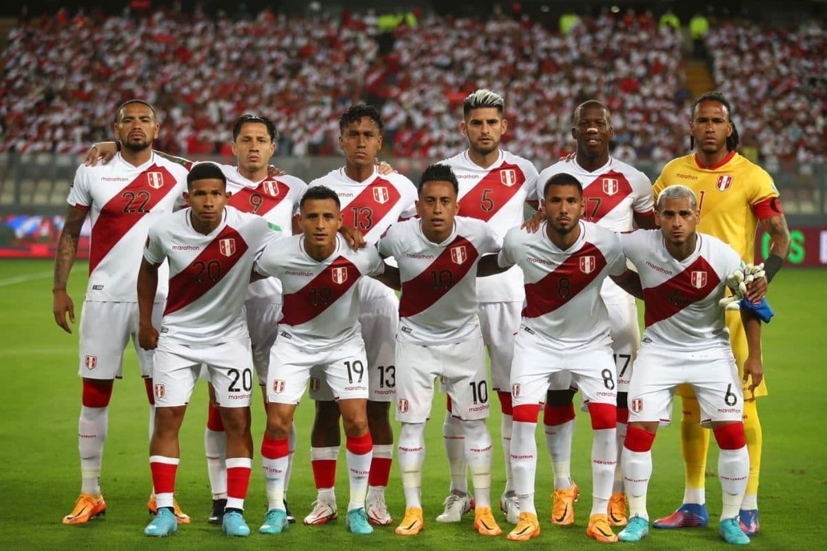 En primera instancia se conoció la situación de Paolo Guerrero y un día después surge como opción un compañero de selección