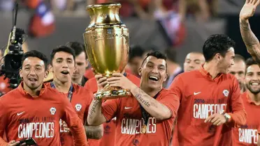 Este histórico jugador de Chile estaría dispuesto a volver a la Universidad Católica. Foto: X