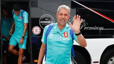 Gustavo Álvarez como entrenador de Universidad de Chile.